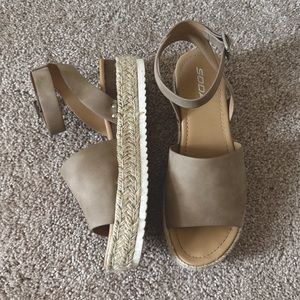 Soda Ankle-Strap Espadrilles Sandals in grey/beige, W size 10